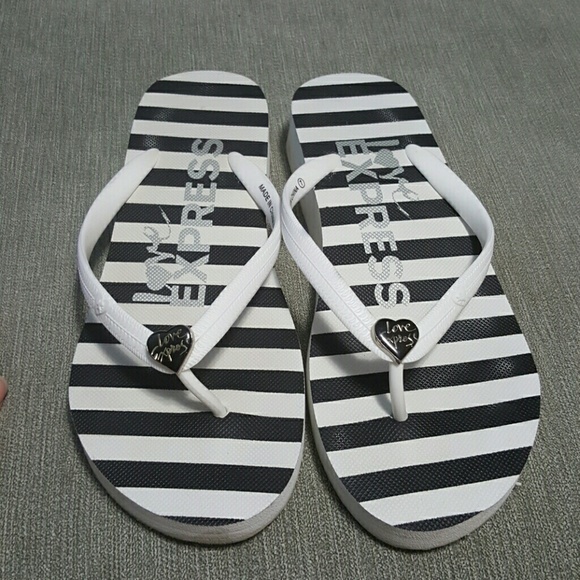 Express Shoes - Express black and white flip-flops